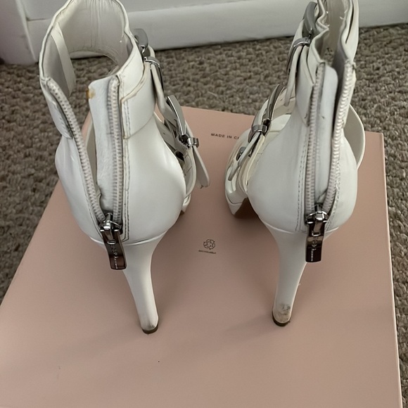 BCBG High Heels - Picture 6 of 7